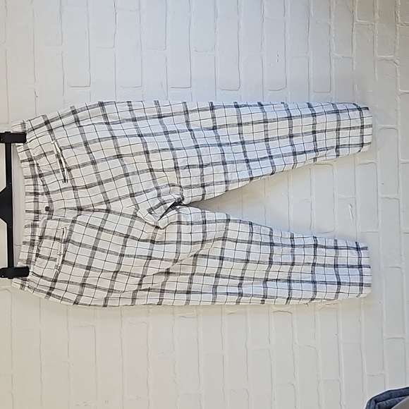 2/$10 Billabong woven pants - Picture 3 of 6